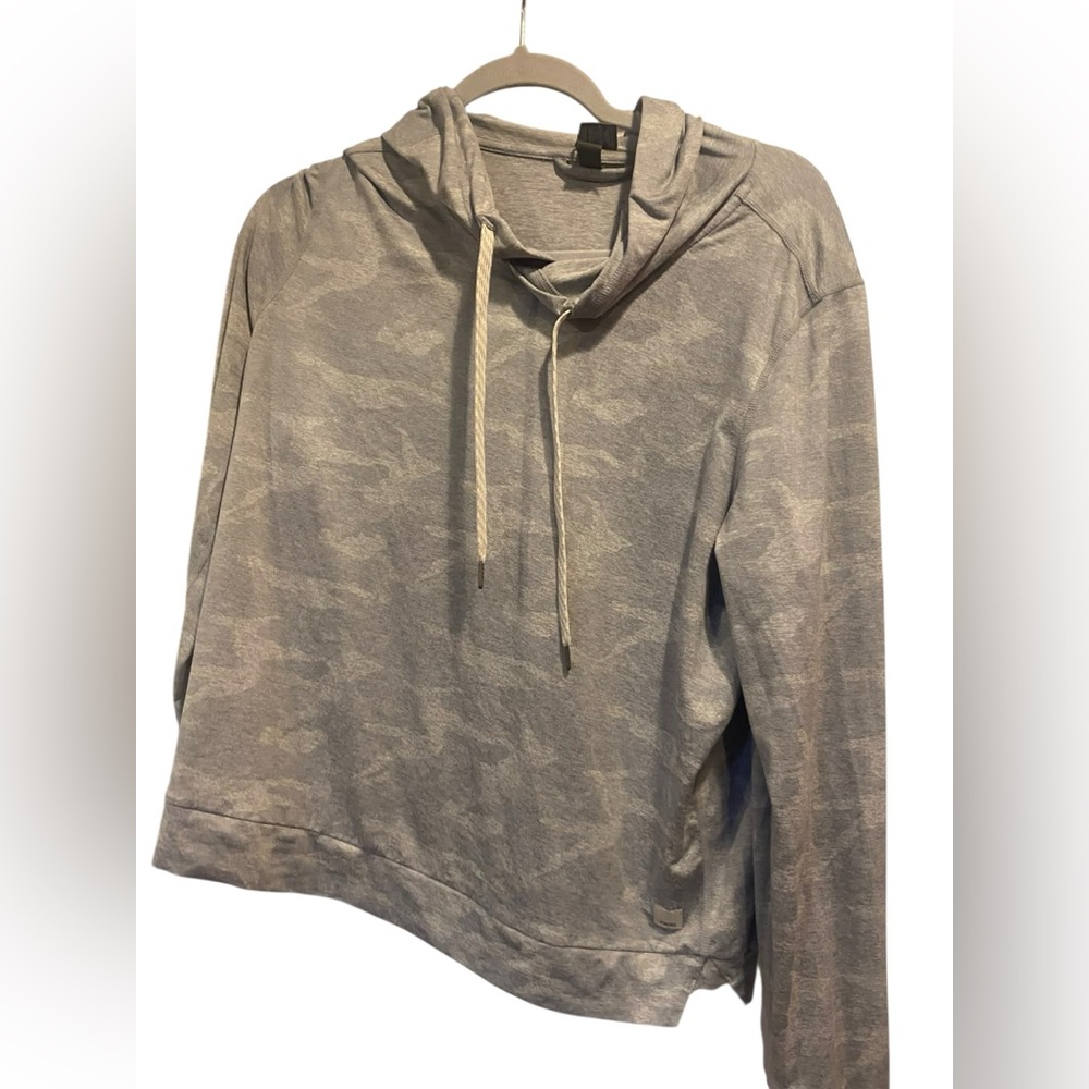 Vuori hoodie and jogger set PALE GREY CAMO Size M/L - Picture 2 of 4